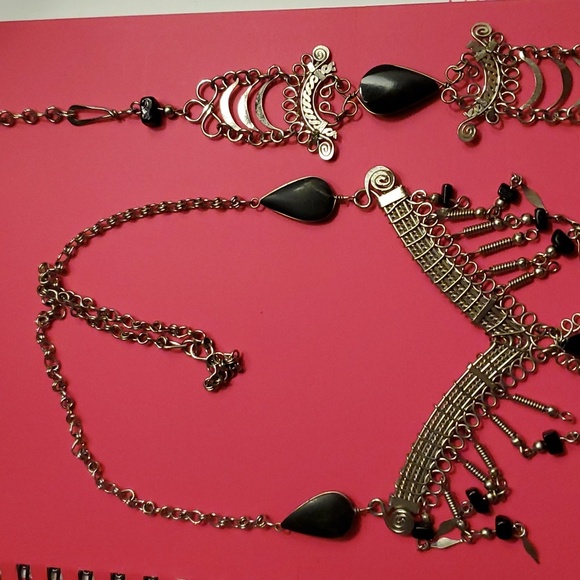 Silver and black stone necklace and bracelet set - Picture 2 of 4